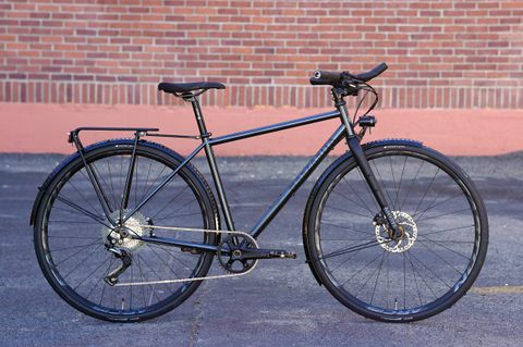 Hybrid commuter bike with fenders and dynamo lighting