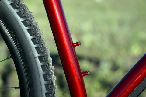 A drawing of the Manifesto hardtail calling out features and specs